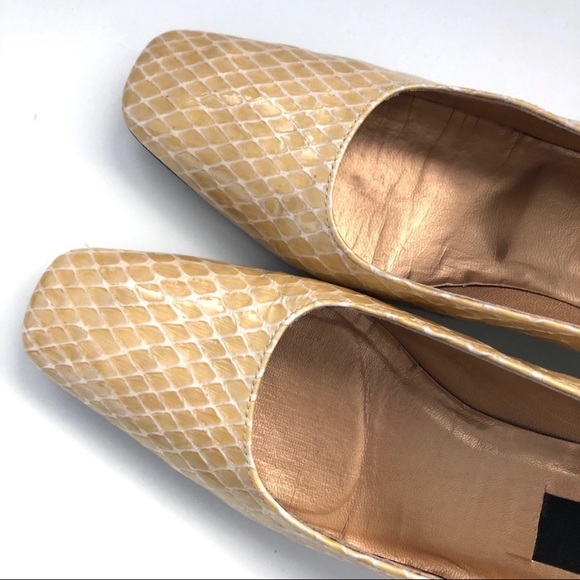 Vintage Stuart Weitzman Gold/Mustard Heels - Picture 3 of 8